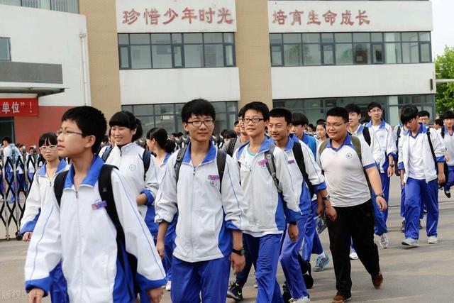 各省中考改革开启!50%淘汰率、不准复读,中考才是一考定终身