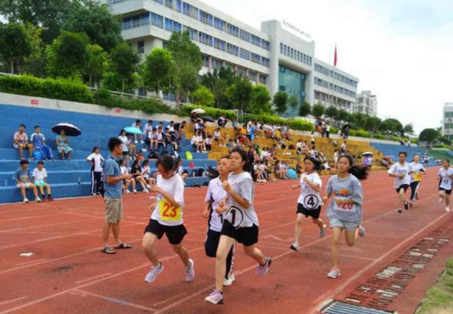 中考迎“大改变”，未来将有50%学生无缘高中，考生压力更大了