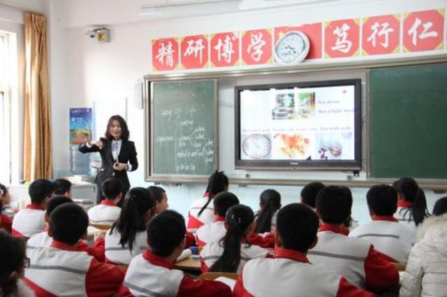 上高中更难了,中考迎来“新变革”,学生愁坏了,家长很无奈