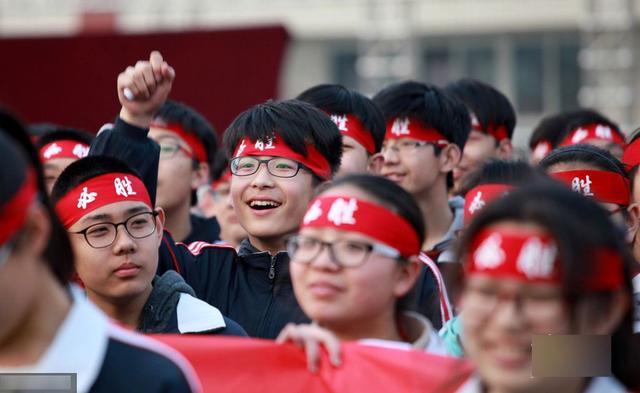 总分710,中考有变?全国10地发“中考”新政!或影响重庆?