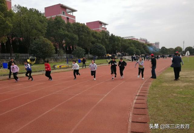 初三学生迎来坏消息,中考上岸难度加大,普高录取比例降低