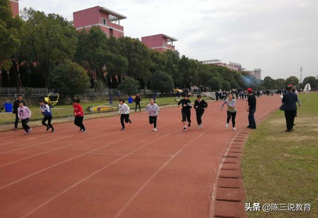 初三学生迎来坏消息，中考上岸难度加大，普高录取比例降低