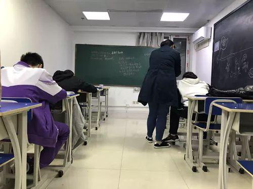 走进中考目标班晚托管,全程体验名师课后辅导