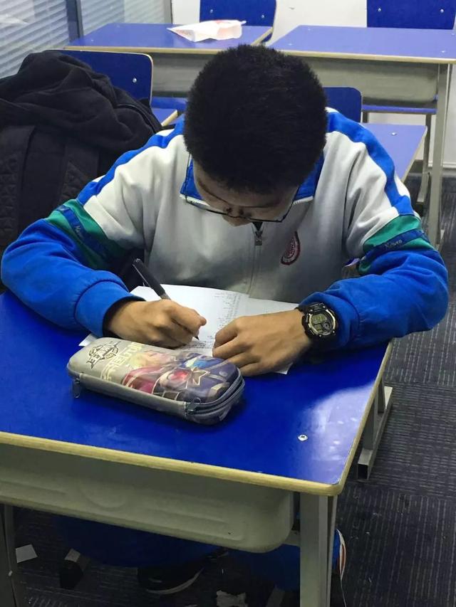 走进中考目标班晚托管,全程体验名师课后辅导