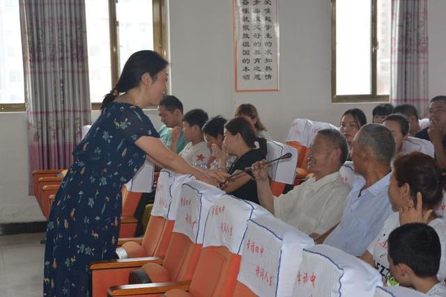 心态阳光 决胜中考!西平四中举行考前心理辅导释放压力