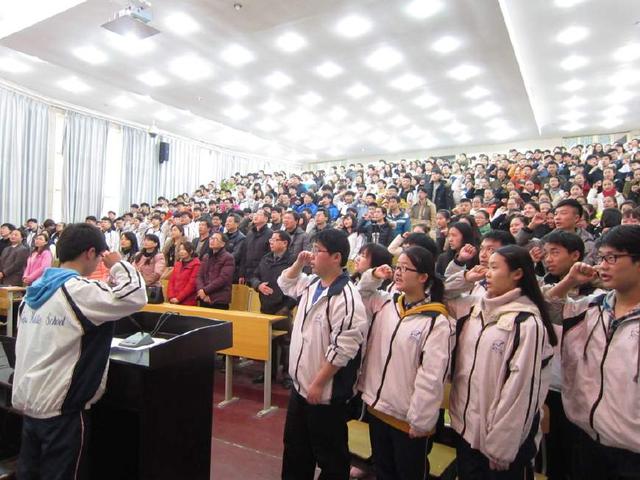 “课外辅导教育”、学校教育,究竟谁在中考中发挥主要作用?