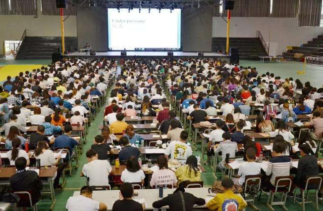 考研究竟多难?大学生考研“热度空前”,报名当天研招网“崩”了
