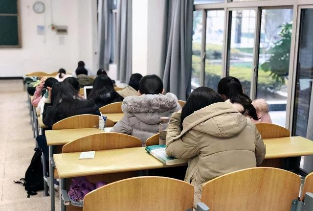 教育部发布新通知,考研迎来2个坏消息,考生们要注意了