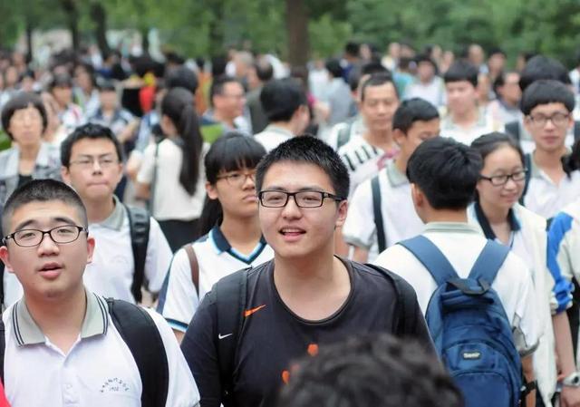 2021年高考报名进行时,一文解答高考报名全部注意事项