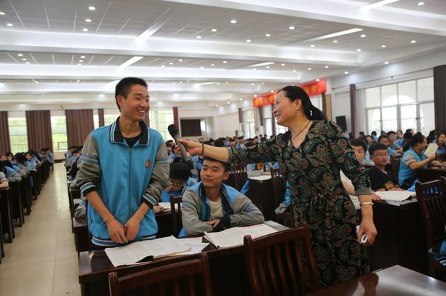 同心筑梦,赢在中考——益民中学举行中考前心理辅导讲座