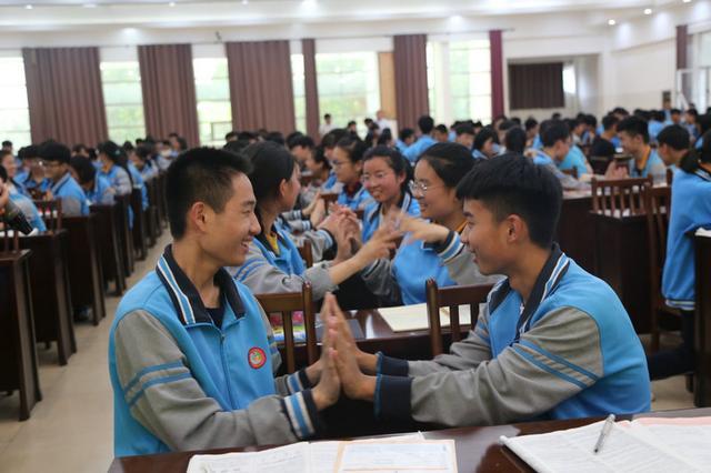 同心筑梦,赢在中考——益民中学举行中考前心理辅导讲座