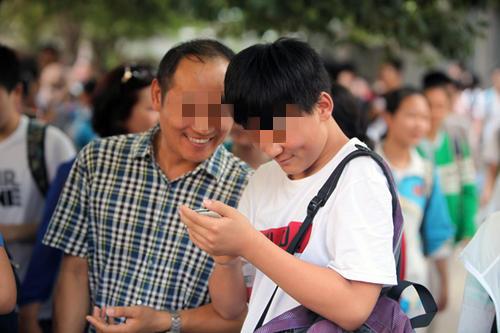 中考生迎来“坏消息”,上岸难度加大,学生:我太难了