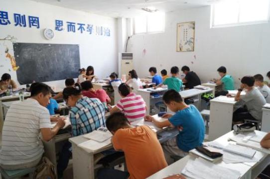 中考“大变动”,禁止复读,近一半无缘高中,学生升学出口在哪
