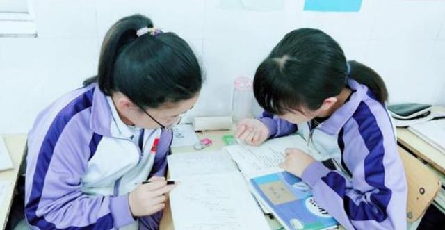 初中生迎来“坏消息”,中考录取比例有所调整,考高中的难度加大