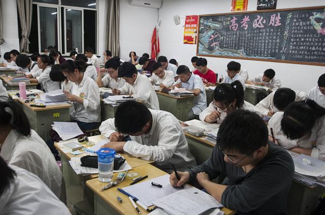 多地教育厅发文,初中生迎来“坏消息”,家长感慨:中考更难了