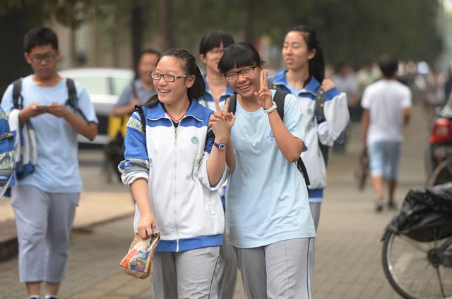 多地教育厅发文,初中生迎来“坏消息”,家长感慨:中考更难了