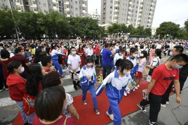 现场|中考来了,今年不一样