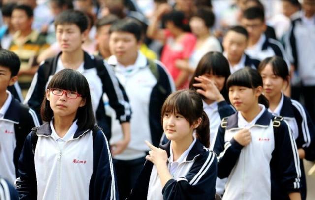 教育部发表通知,中考生将迎来又一重大改革,学生们叫苦连天