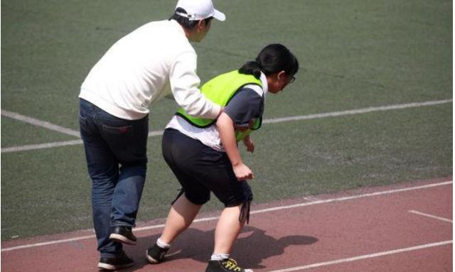 教育部发表通知,中考生将迎来又一重大改革,学生们叫苦连天