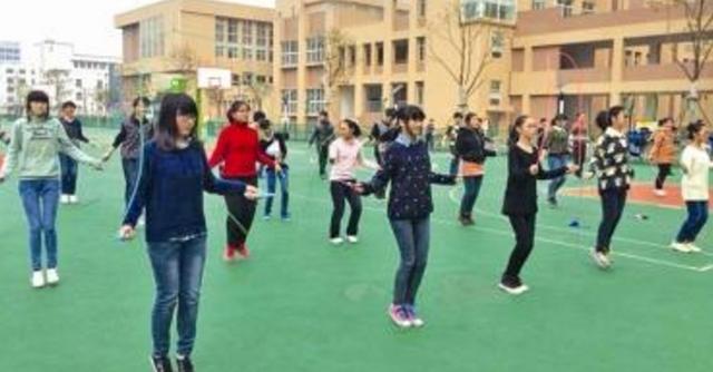 教育部发表通知,中考生将迎来又一重大改革,学生们叫苦连天