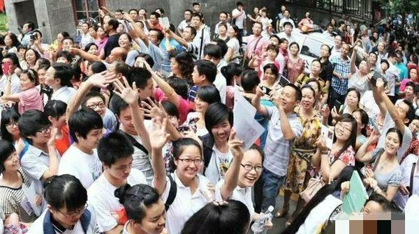 中考比高考还难?看看这个录取比例,难怪很多初中生家长睡不好觉