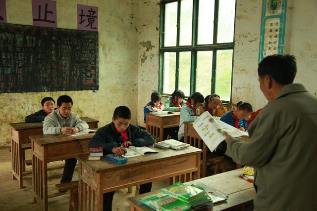 教育厅发布中考改革方案,英语降低20分,释放出什么信号?