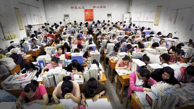 2021高考看点:题目会变难?提前批有变化?高考状元消失?