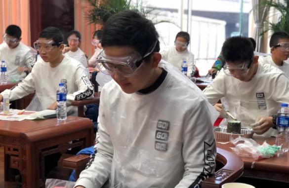 中考比高考重要?很多人因中考走向人生低谷,明年的中考生要注意