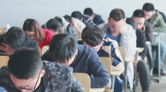考研成绩公布,400分考生扎堆,“你终硕”热度赶超锦鲤杨超越