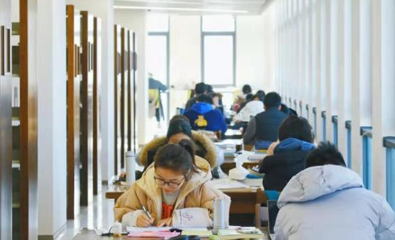 考研成绩公布,400分考生扎堆,“你终硕”热度赶超锦鲤杨超越