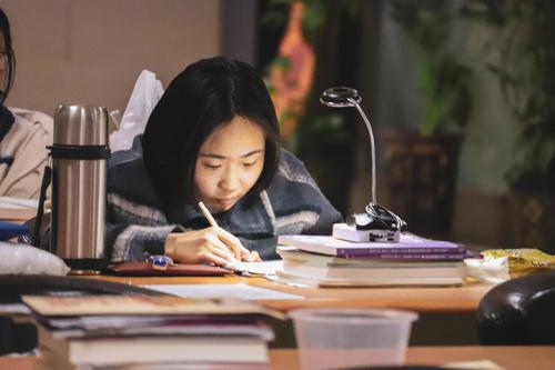 考研面临专业调剂,如何进行操作?劣势考生成功逆袭有四招