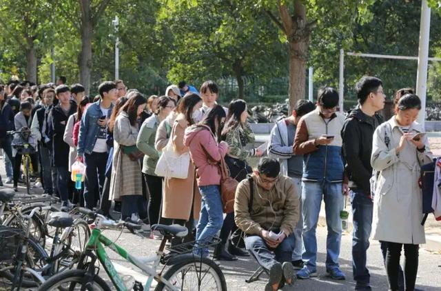 上海大学考研成绩出炉,高分考生“打架”,网友慌了!