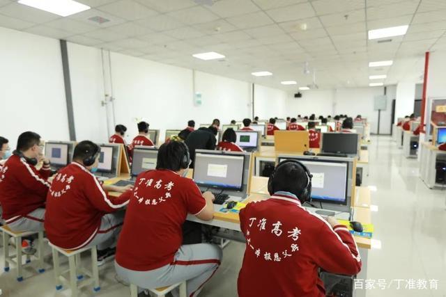补习学校哪家好?高三如何找到合适的方法质变?丁准高考为你解答