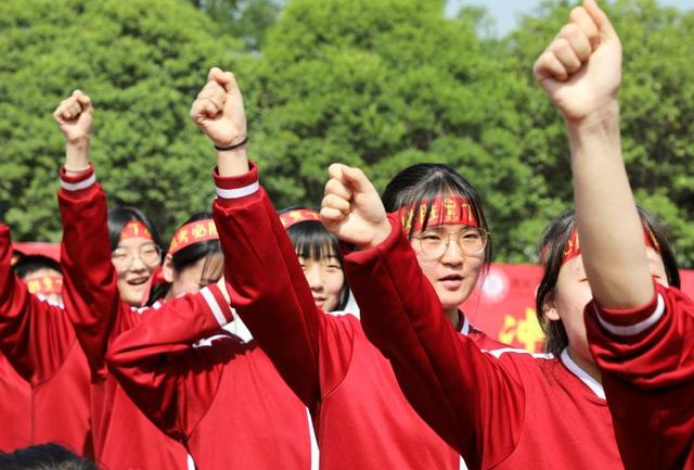 补习学校哪家好?高三如何找到合适的方法质变?丁准高考为你解答