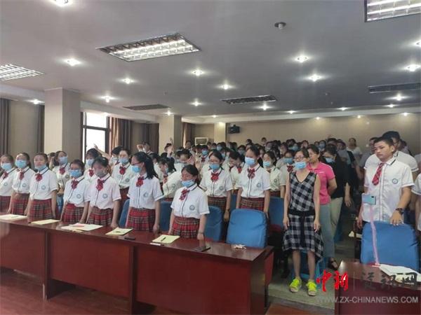 放下焦虑,拥抱中考——开封八中举办中考心理辅导专题讲座