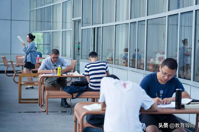 考研成绩即将公布,却来两个坏消息,考生感到发愁