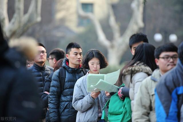 考研成绩出炉,单科141分,网友:大神!出题人都没这水平
