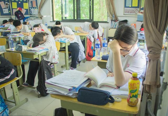 今年高考将要发生“大变化”,英语或将被“淘汰”?学生半喜半忧