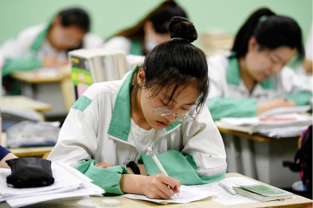 今年高考将要发生“大变化”,英语或将被“淘汰”?学生半喜半忧