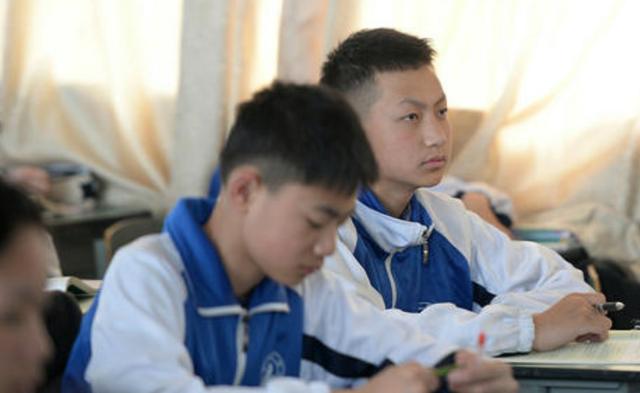 2021中考改革,近一半学生可能会被分流到技校,家长要注意