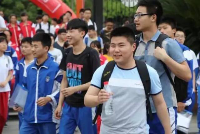 中考率低于50%,一半人上不了普高?“560分”是一道分水岭