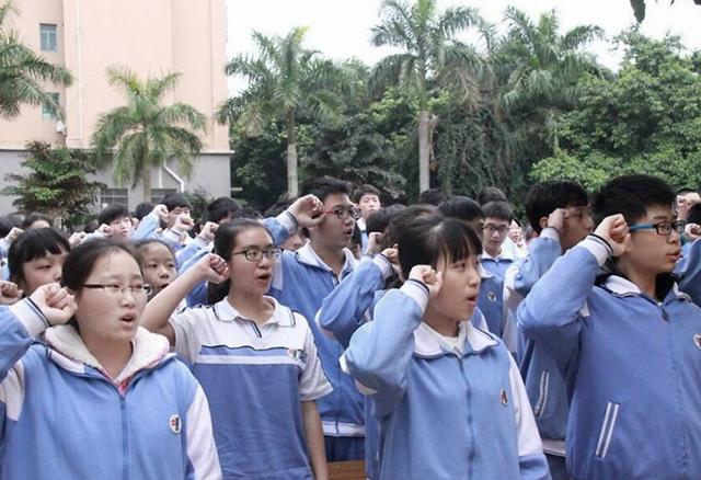 中考50%录取率,对晚熟男生太不公平,家长呼吁延长义务教育