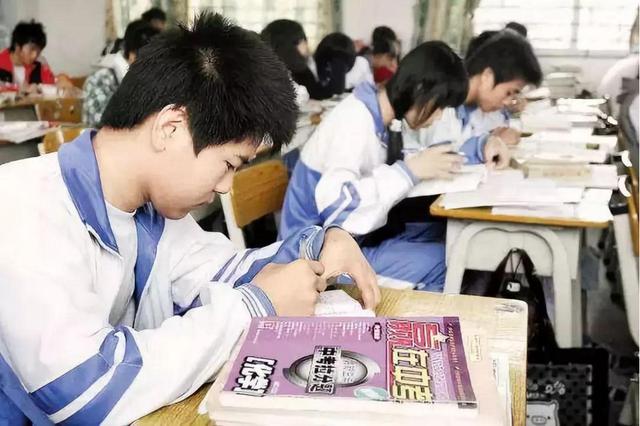 中考实行“分流制”,考高中难度增加,这3类学生或将被踢出局