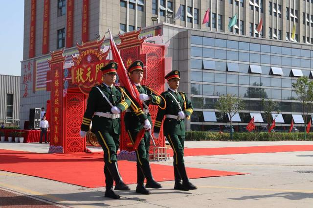 高考只有一百天了!为了高考你有多拼命?补习学校学生的真实感悟