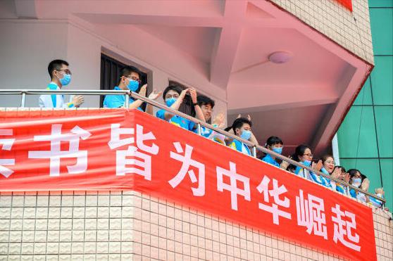 2021届高考生迎来“好消息”,上大学难度降低,家长拍手叫好