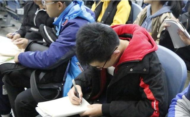 中考将迎来新变化,想要顺利上高中,成绩达到多少才够